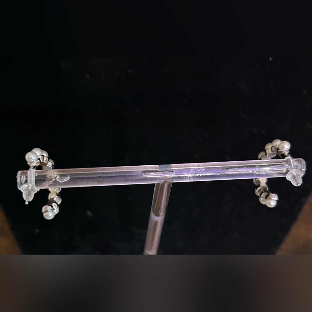 ❤️⭐ Silver and Pearl Half Hoop Earrings - Picture 2 of 5